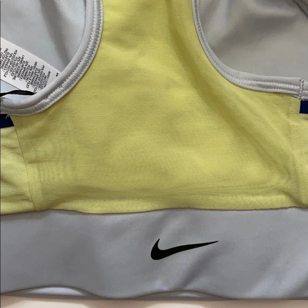 NWT Nike swoosh sports bra size: XS